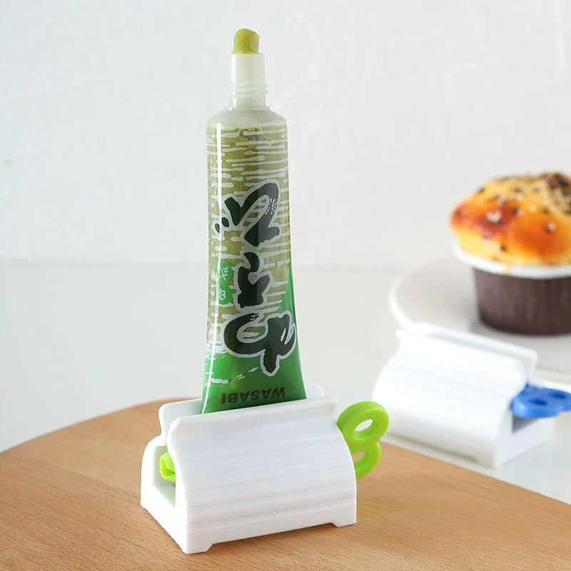 Factory manufacturers with simple toothpaste squeezers Lazy facial cleanser Creative manual squeeze toothpaste