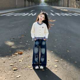 女童格纹拼接针织开衫套装2026新款洋气巨好看女孩阔腿牛仔裤秋装