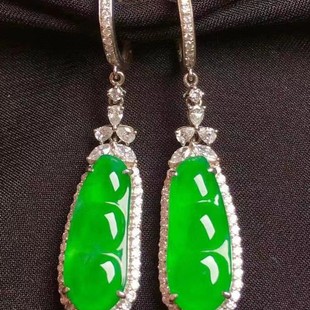 Ice Yang Green Emerald Earrings Ear Hook Earrings Full Moisturizing and Transparent Dafu Bean Earrings 18K Gold Diamond Earrings