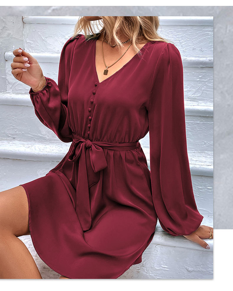 Abito da donna a maniche lunghe con scollo a V_voghion.com