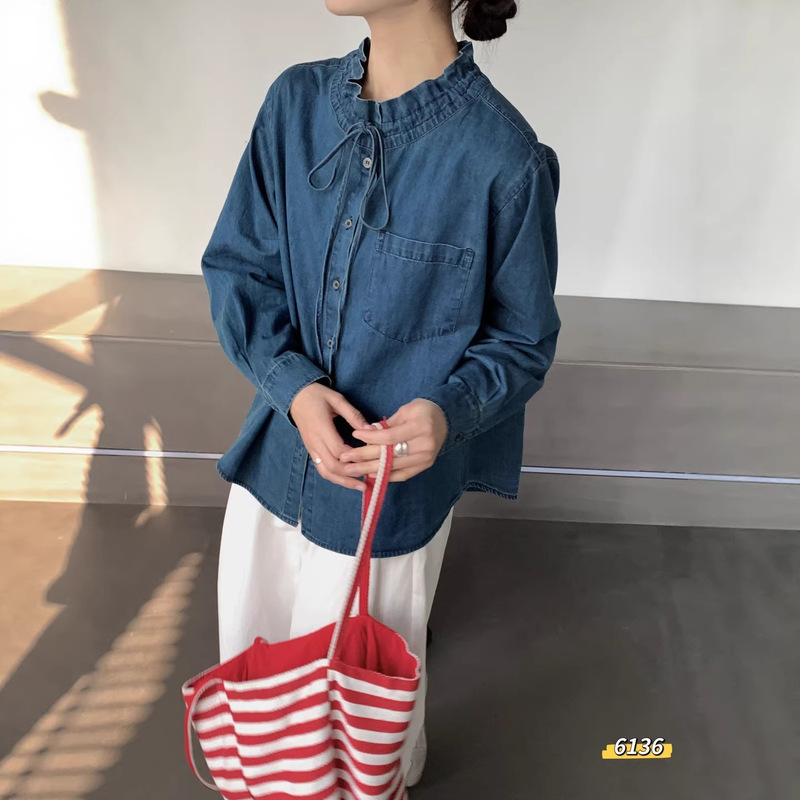 Lace Collar, Pleated Design, Denim Shirt for Women, Long Sleeves, Single-Breasted, Loose Fit, Versatile and Fashionable Shirt Lace Collar, Pleated Design, Denim Shirt for Women, Long Sleeves, Single-Breasted, Loose Fit, Versatile and Fashionable Shirt