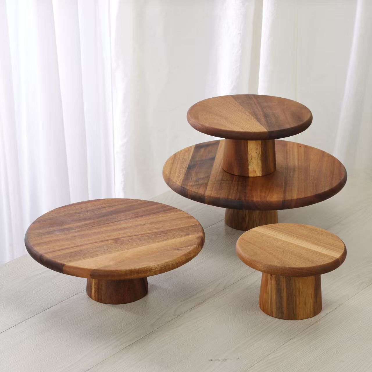 Platos de madera de pies altos platos de bocadillos bandejas de frutas caseras de bocadillos de pastel de mesa de fiesta mesa de postres