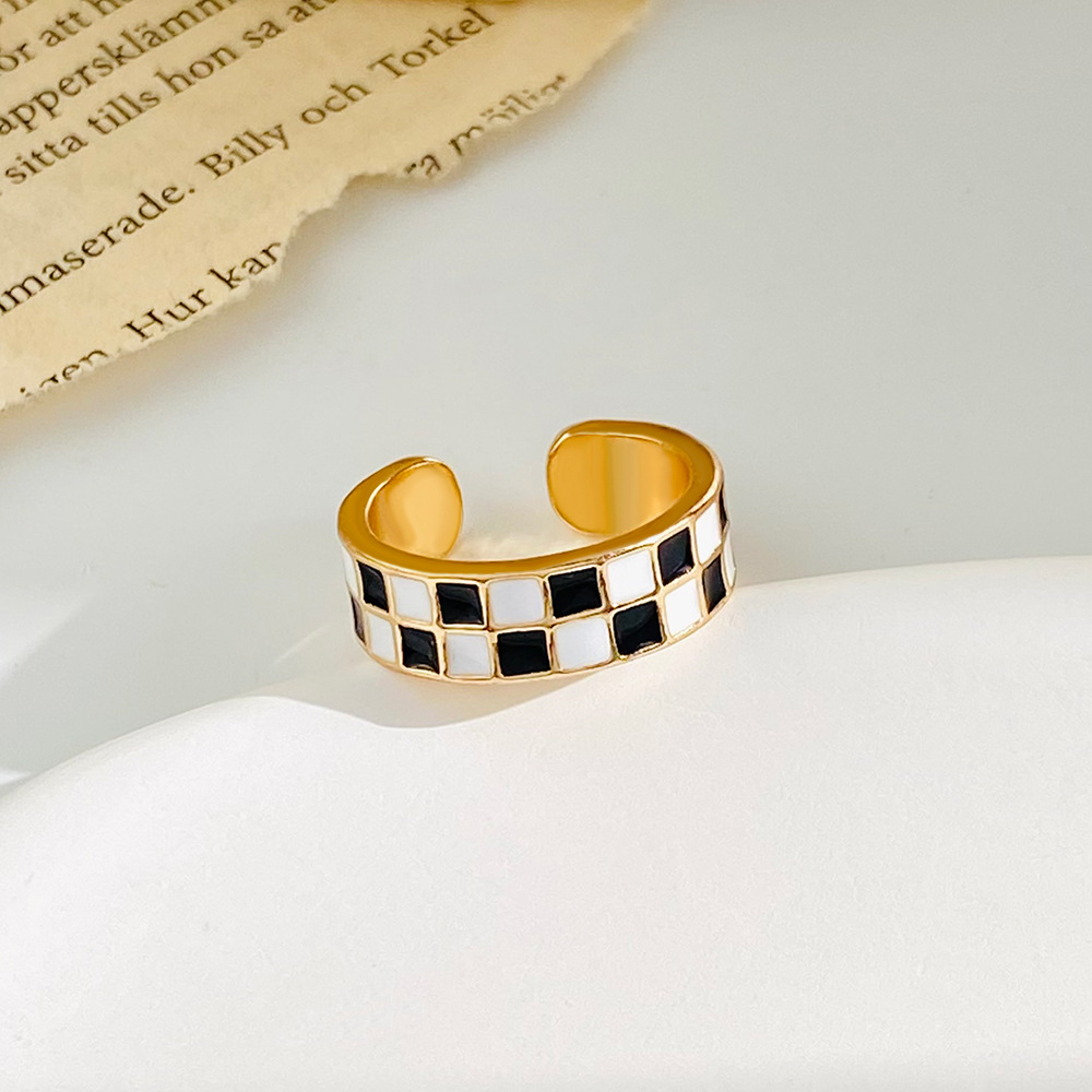 Retro Checkered Alloy Enamel Women's Rings display picture 4