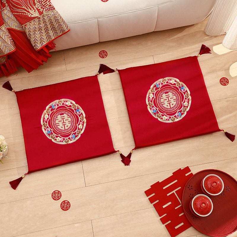 Suministros de Boda boda tostada té estera boda de rodillas culto Xi estera engrosada rojo festivo estilo chino Fu estera al por mayor