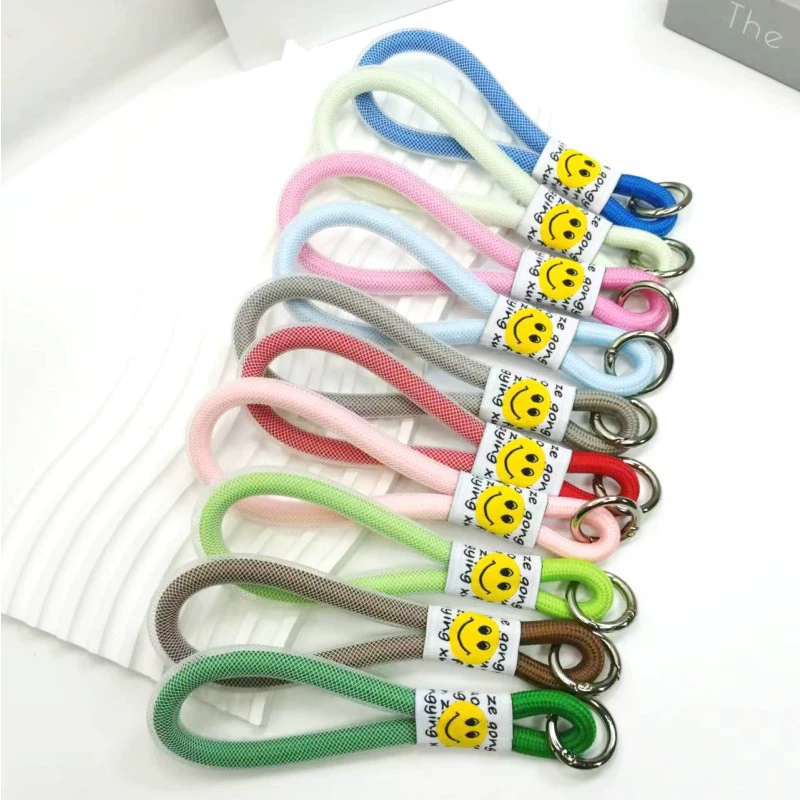 Брелок для мобильного телефона, школьная сумка, кукла, модный короткий кулон, ювелирный кулон со смайликом, детская одежда, брюки, аксессуары, веревка