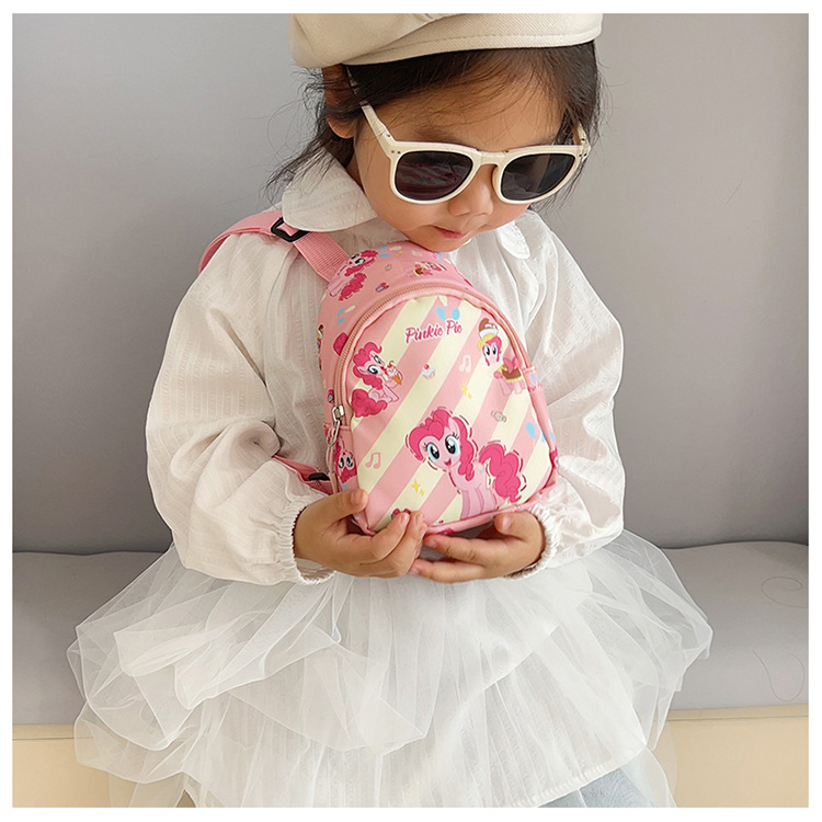Wholesale of 2024 new children's bags, ins Korean cartoon chest bags, lightweight and fashionable travel crossbody backpacks for boys and girls undefined