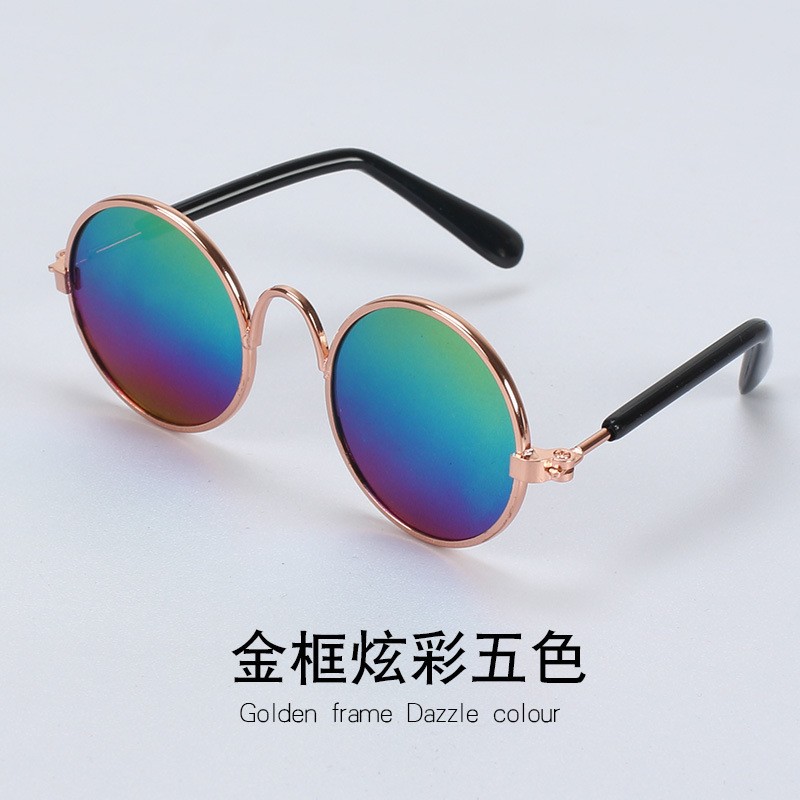 Gatas de gato para mascotas retrógradas para jugar cool perros gafas de fotos accesorios gatos perros extraños gafas de sol joyas de marco de oro gafas
