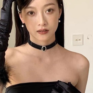Black European and American Elegant Retro Ins Niche Palace Multi-layer Necklace Elegant Chain Women Choker Clavicle Chain