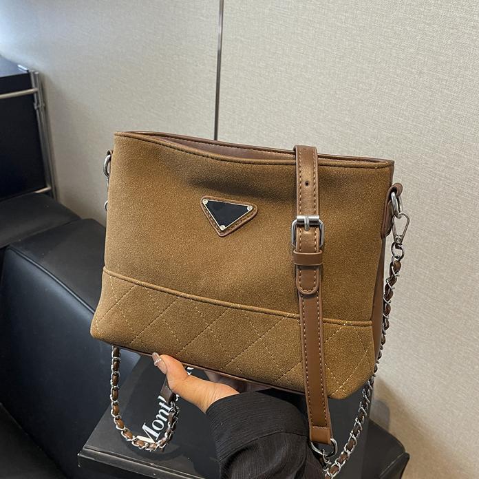 Bolso retro esmerilado simple bolso de mujer otoño / invierno 2024 nueva cadena bolso pequeño de moda estilo extranjero bolso de transporte