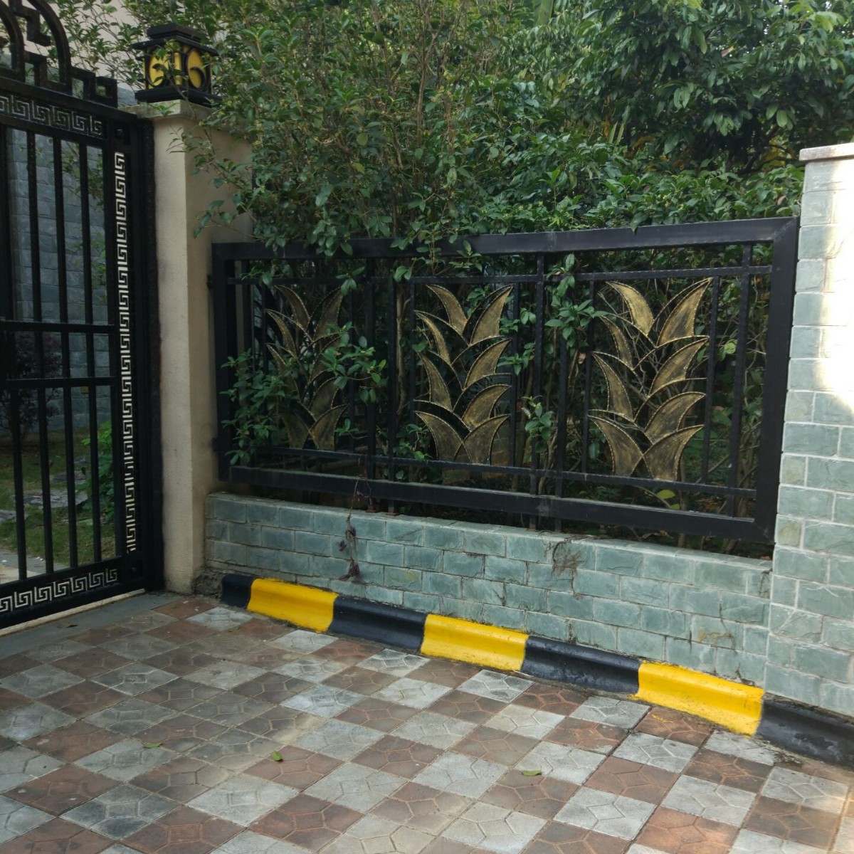 广州生产别墅围墙铁护栏厂家直供批发花园栏杆室外铁艺热镀锌栏杆