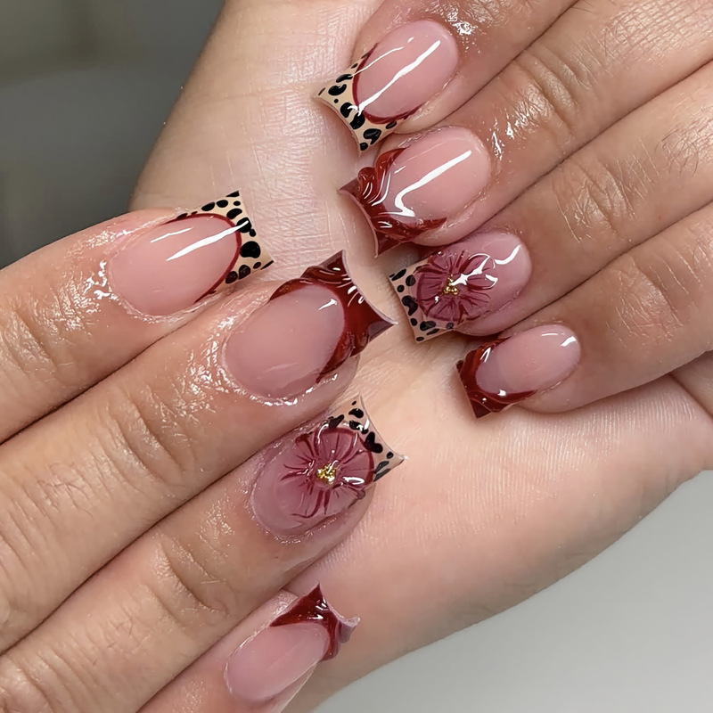 Vintage burgundy French-style press-on nails with floral leopard print, 3D wave pattern, and gold beads, European and American high-end nail art patches wholesale Vintage burgundy French-style press-on nails with floral leopard print, 3D wave pattern, and gold beads, European and American high-end nail art patches wholesale
