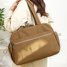 �����������������μ��Ů������r�ж�;�������а��p��б�汳��