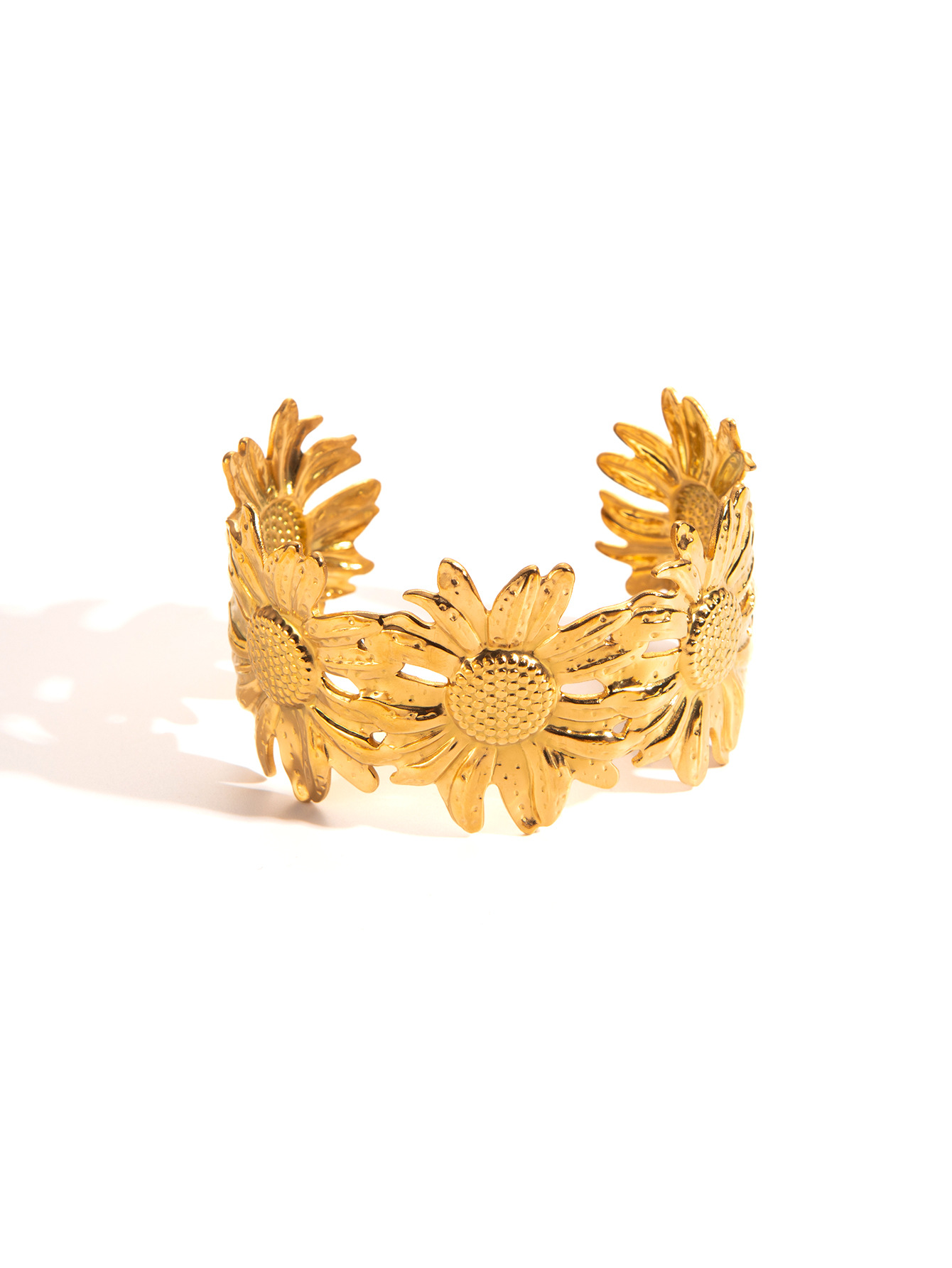 29g Weight 18K Gold Plated Plating Material Bangle Classification Titanium Steel Chain Material 1 Piece Quantity Casual, Party, Street Occasion Titanium Steel Material Flower, Butterfly Pattern All Seasons Season Women's Gender Plating Design IG Style Style Gold Color IG Style Flower Butterfly Titanium Steel 18K Gold Plated Bangle In Bulk 19