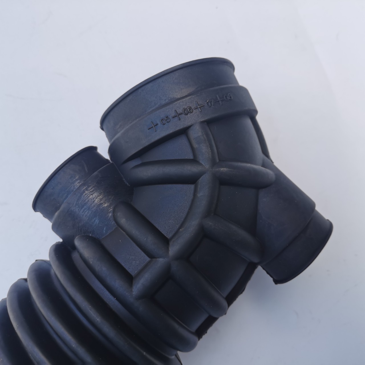 Car engine air intake pipe is suitable for Opel antara Chevrolet 2.4 Kopac 96628910