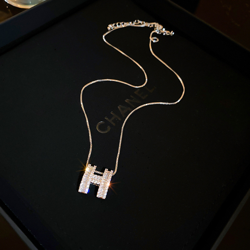 Oro real electrochapado diamante carta simple collar japonés y coreano ins estilo de alta calidad temperamento collar de cercanías colgante de la joyería