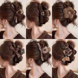 高级感美拉德抓夹女秋冬咖色气质毛绒鲨鱼夹花朵蝴蝶后脑勺结发夹