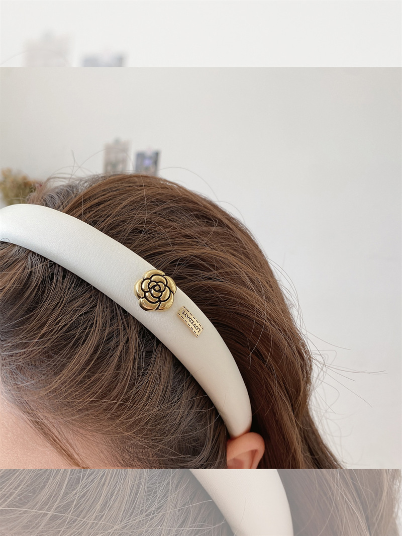 Cerchietto con camelia stile francese nero accessorio capelli_voghion.com