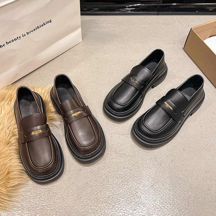 Demi-season loafers