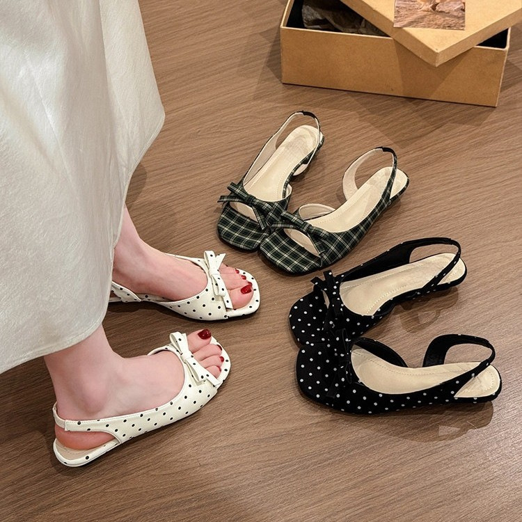 Frantsuz nuqta perhiz kamandalasi qiya koʻtarilgan cool sandal ayol 2026 yangi model yoziy moda ochiq barmoq ko'tarish dressga moslash ayol tuflisiz