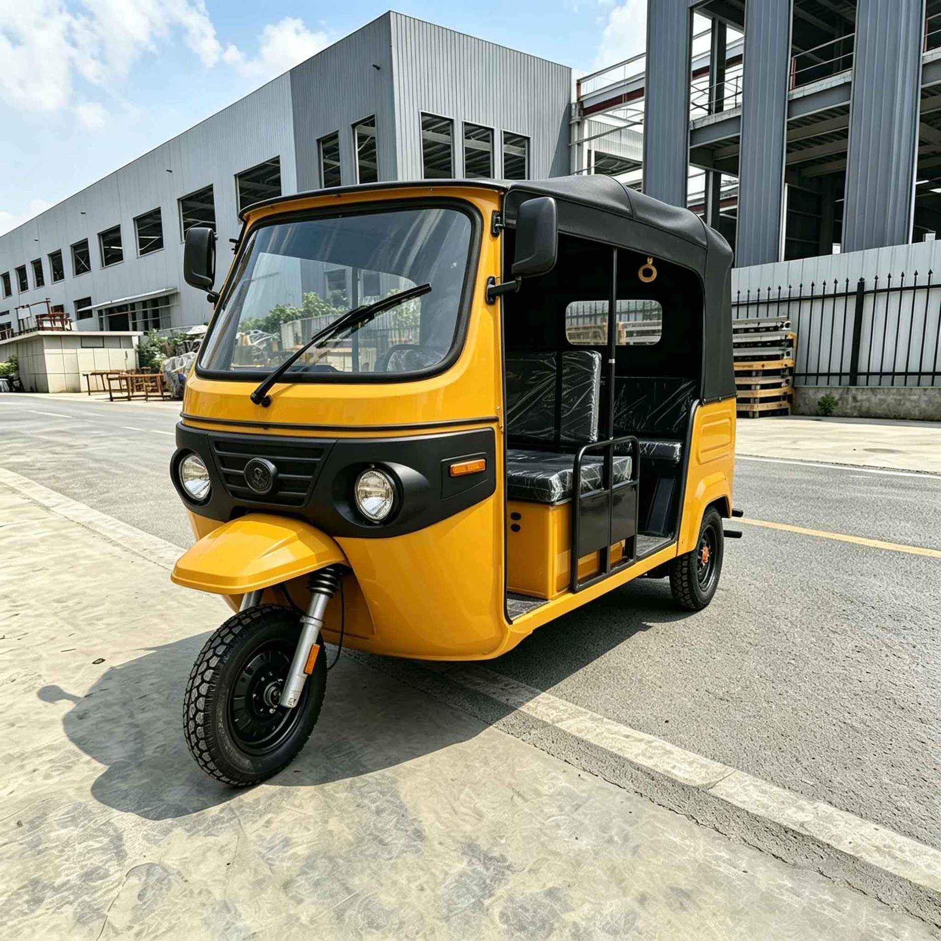 Fuel-Powered Passenger Tricycles for Export to Africa, Durable and Wear-Resistant with Large Space, Popular for Cross-Border Trade, Fuel-Efficient Passenger Vehicles