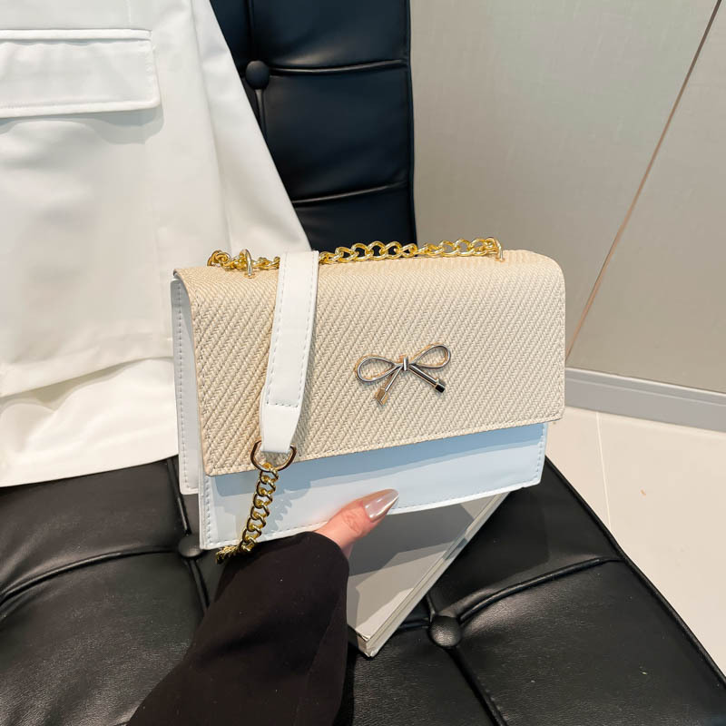 Minimalist Square Shoulder Bag With Bow Chain For Women_voghion.com