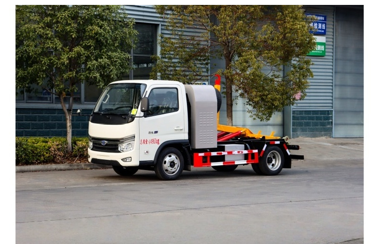 Blue license plate Dongfeng pure electric hook-lift garbage truck, detachable cargo box garbage truck, 2-8 cubic meters box capacity