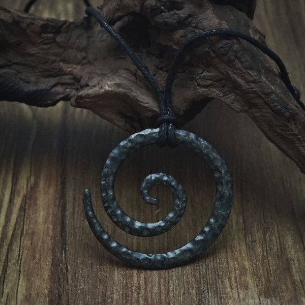 retro amulet