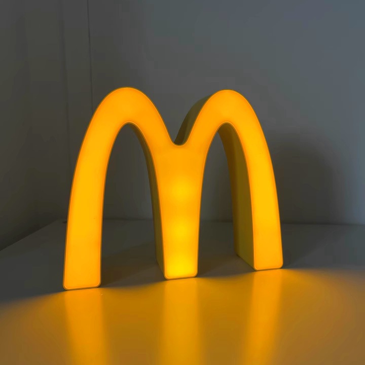 Luz de noche de atracción creativa en línea m recuerde la lámpara de McDonald recargable dormitorio cama de cama de pared lámpara de decoración del hogar m lámpara