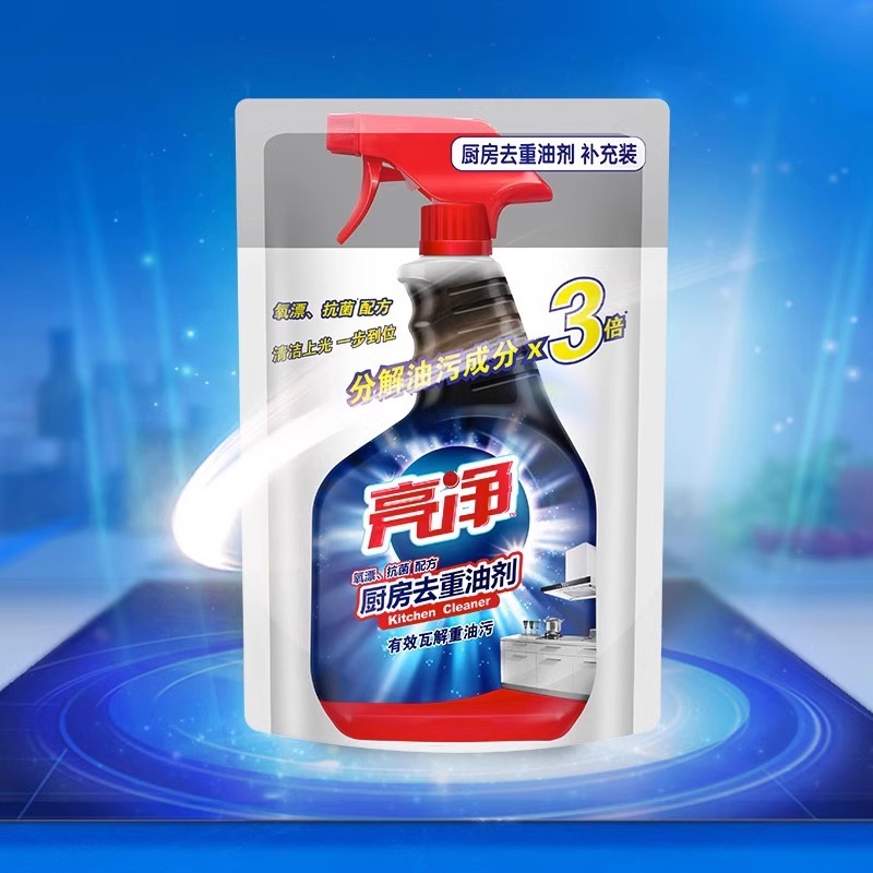 威露士亮浄厨房は重油剤の袋に油汚れを入れて油汚れを落とします。