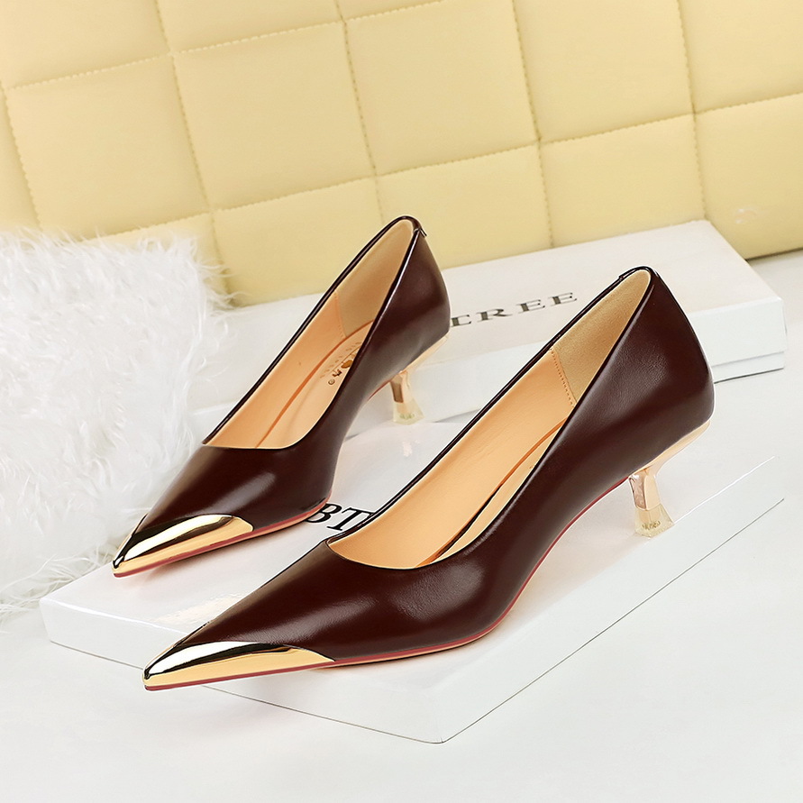 3739-A25 Retro style Banquet Women's Shoes with Thin Heels and Metal Pointed Points, Shallow Mouth Trimming to Look Thin Women's Single Shoes