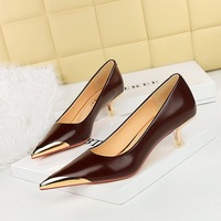 3739-A25 Retro style Banquet Women's Shoes with Thin Heels and Metal Pointed Points, Shallow Mouth Trimming for a Skinny Look, Spring and Autumn Women's Single Shoes