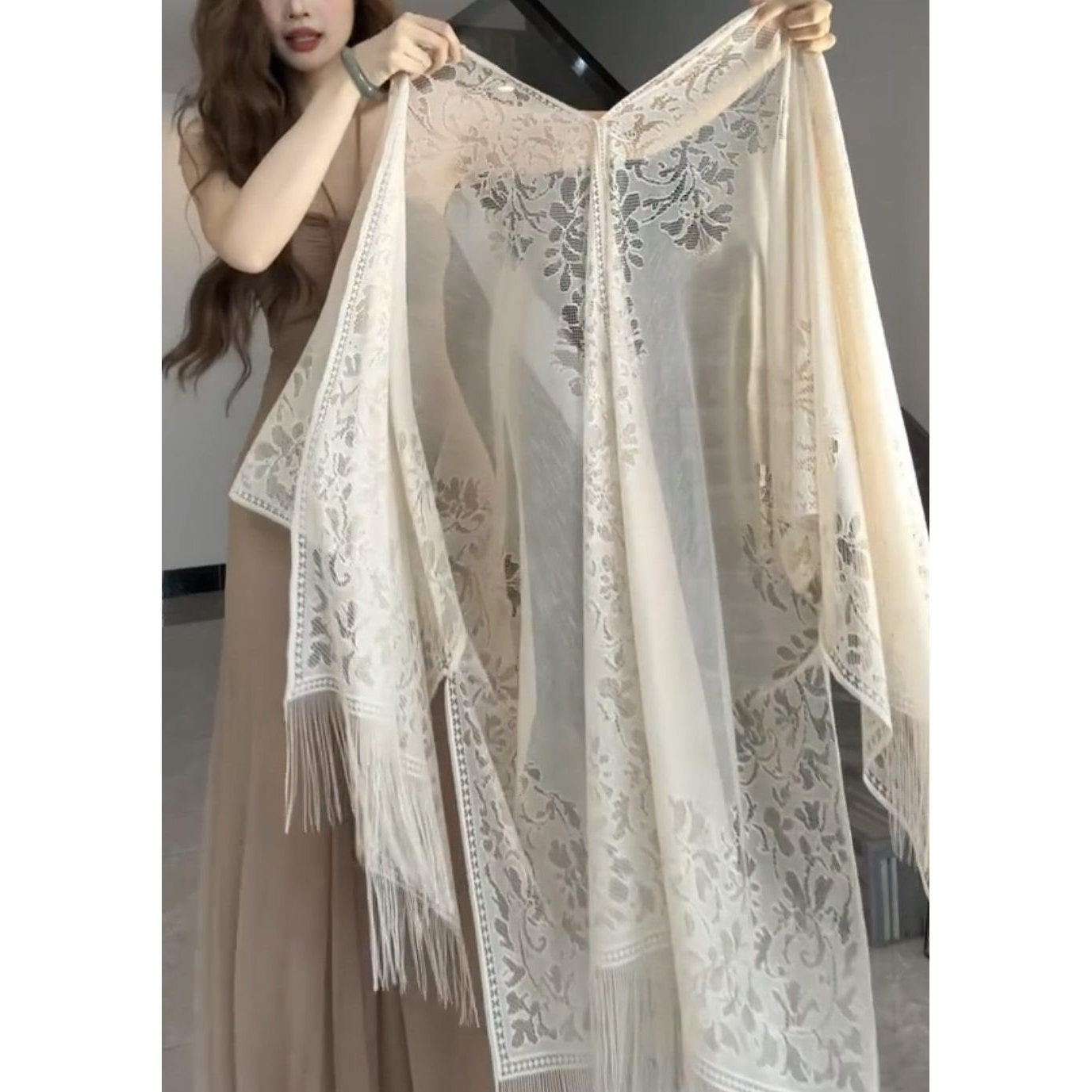 Resort-Style Lace Tassel Sun Protection Clothing for Women, New Summer Style Outer Shawl, Thin Breathable Cover-Up Vest
