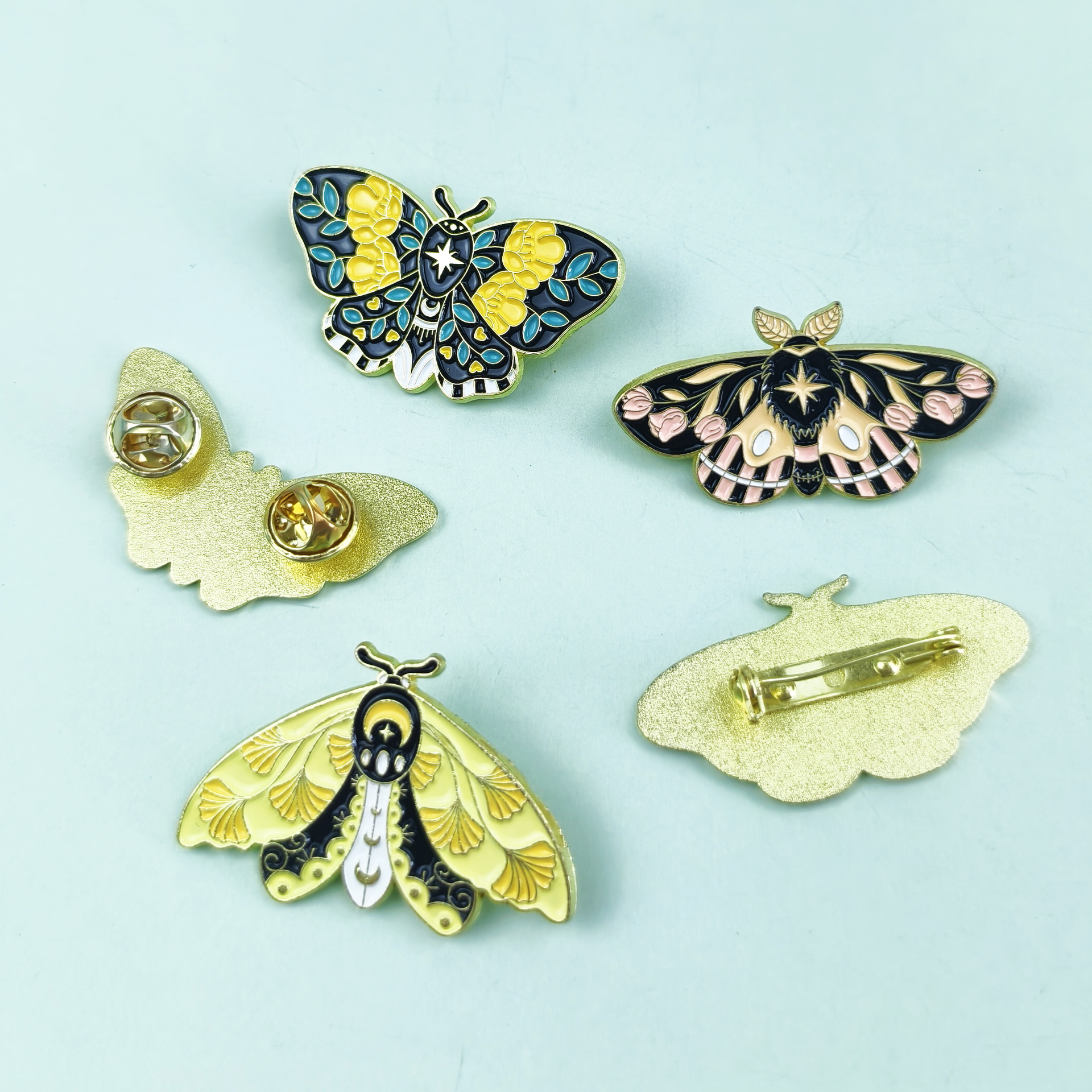 Broche en forma de mariposa de dibujos animados, aceite de gota de aleación, animal, insecto, ropa, top, alfiler, insignia, accesorios, spot al por mayor