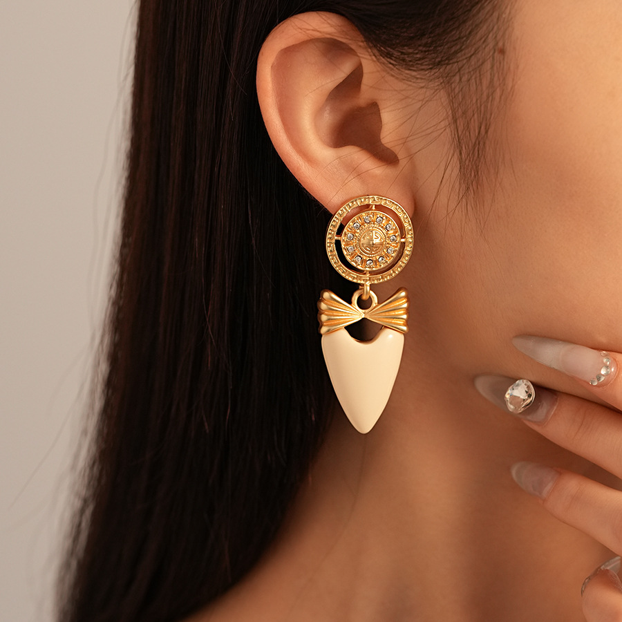 21g Weight 925 Sterling Silver Ear Needle Material Ear Studs Classification 1 Pair Quantity Holiday, Banquet Occasion Alloy Material Leaf Pattern Women's Gender Plating Design Casual, Elegant, Lady Style 1 Pair Casual Elegant Lady Leaf Plating Alloy Ear Studs 15