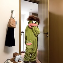 卡通大嘴怪连体珊瑚绒睡衣女冬季2025新款加绒加厚保暖居家服睡袍