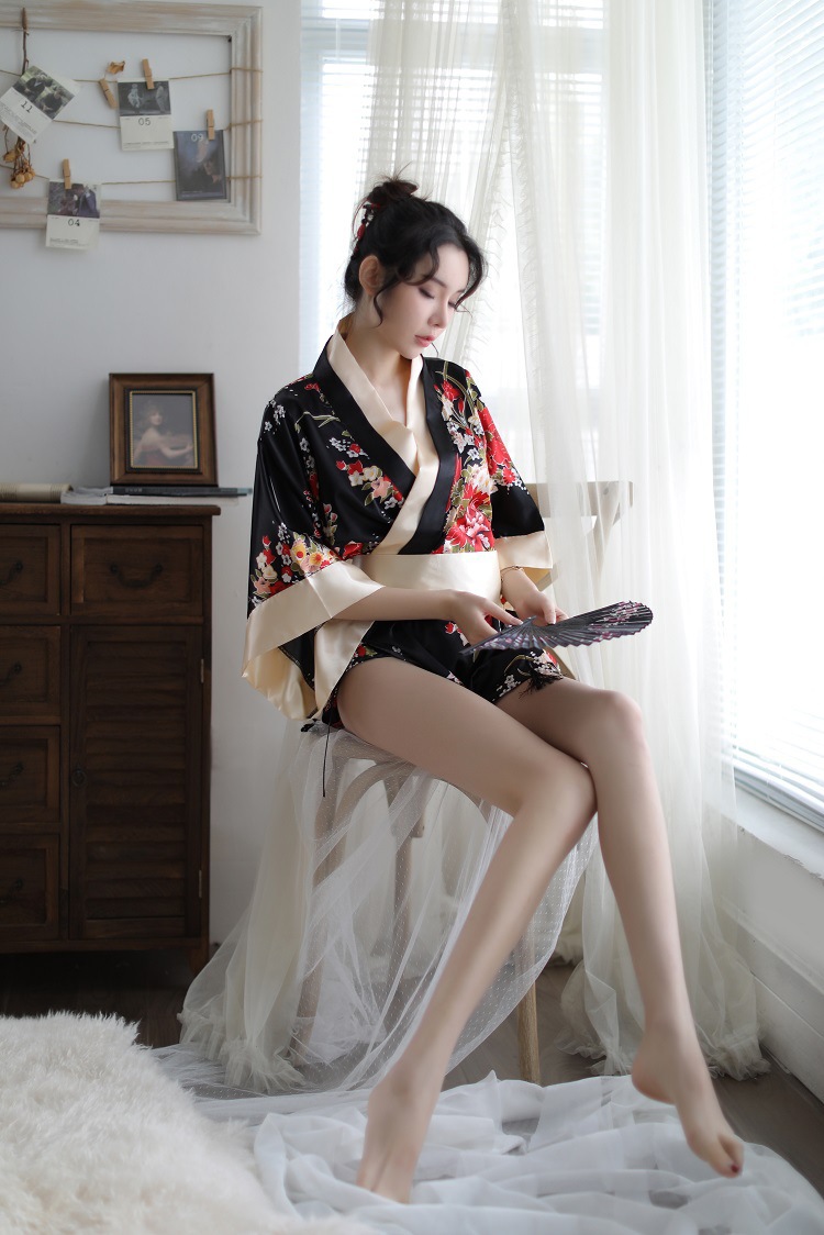 Japanese Print Kimono Robe Set with Thong and Belt, Polyester, One Size — detail image 13
