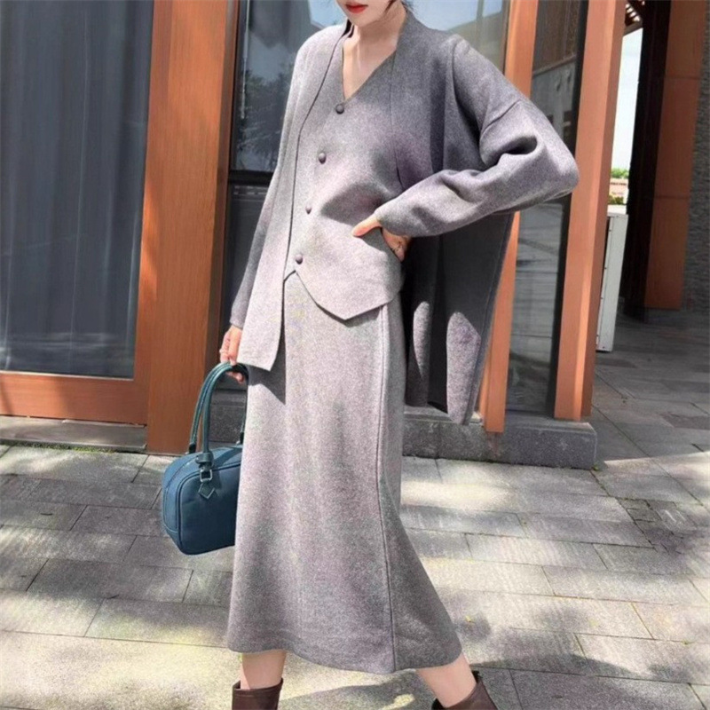 外贸秋冬款女士纯色修身毛衣开衫V领马甲套装针织半身裙三件套装|undefined