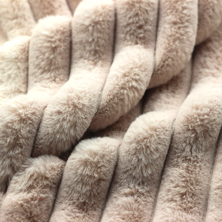 无光抽条兔毛绒宽竖条小兔毛剪沟坑条PV绒布料仿皮毛服装家纺面料