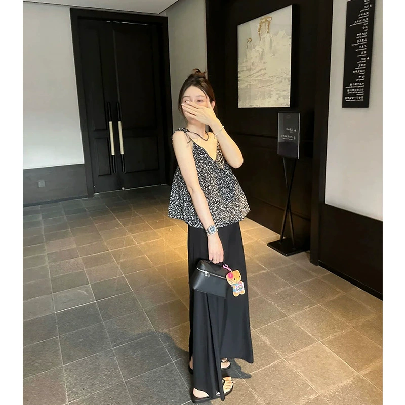 Жилет с завязками с v-образным вырезом для женского летнего ношения 2024 новый темперамент