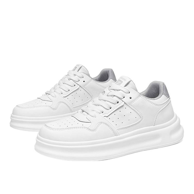 Zapatos de hombre de verano 2026 nuevos zapatos de skate de altura baja invisible de suela gruesa, zapatos casuales de juventud, pequeños zapatos de marea blanca