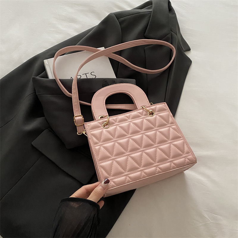 Sensación de alta gama Xiaoxiangfeng Ladies Bolsos ins Bolsos de nicho Bolsos de concubina femenina 2024 Nuevo estilo Bolso oblicuo occidental