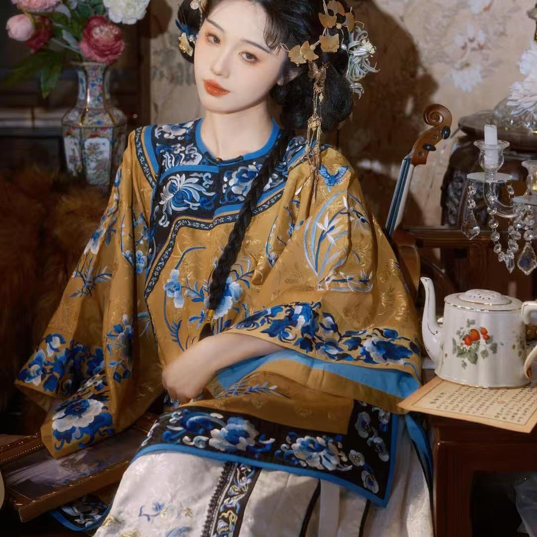 刺绣晋商少奶奶旗袍清汉女马面裙成人汉元素清代宫廷格格贵气姜黄