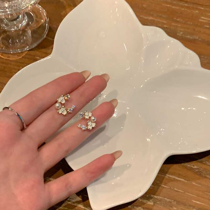 秋季珍珠花朵氣質耳釘女2022新款潮輕奢韓簡約耳飾小眾設計感高級