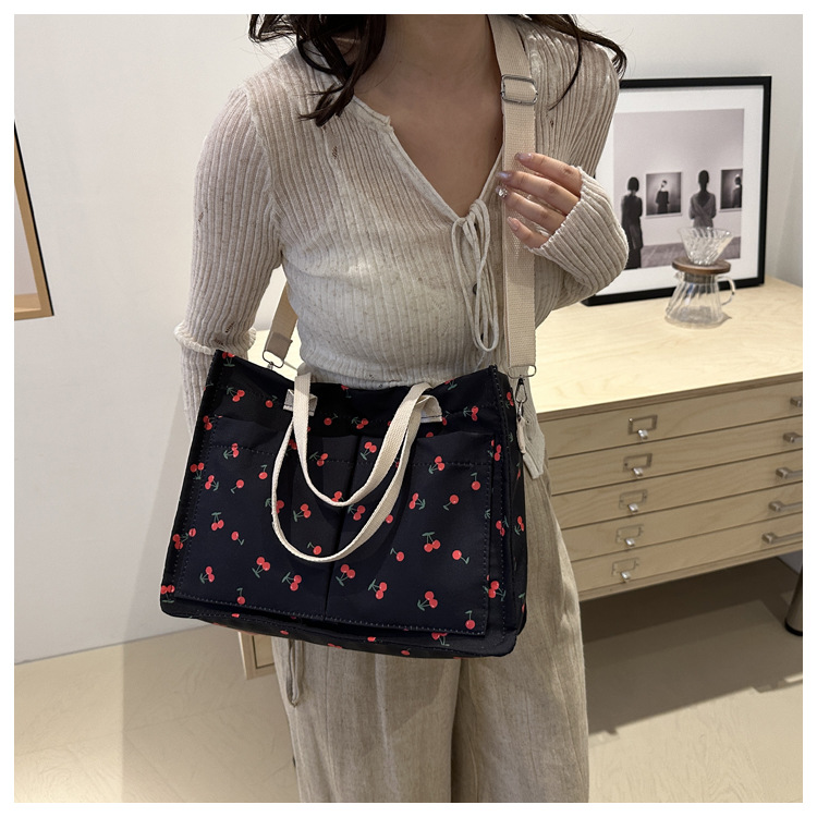 Large-capacity canvas student class 2024 Autumn new Korean-style trendy and personalized printed tote handbag for women undefined