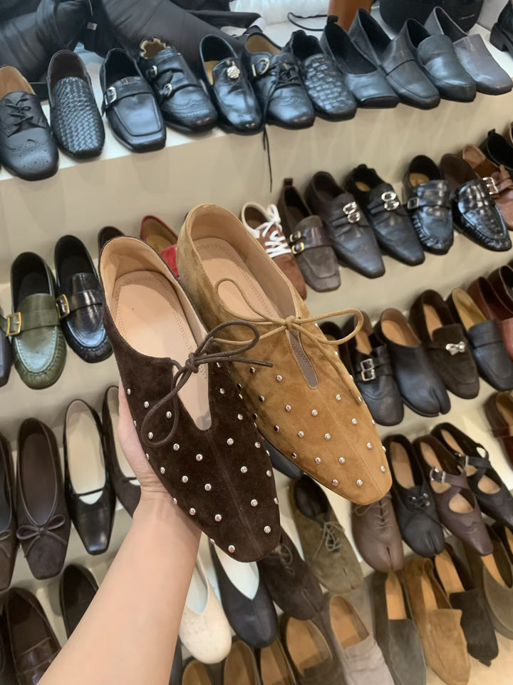 Giày búp bê nữ đế bệt mũi vuông buộc dây đính đinh tán phong cách Pháp, dễ phối đồ đi làm — Màu lạc đà, Màu nâu cà phê chi tiết 5