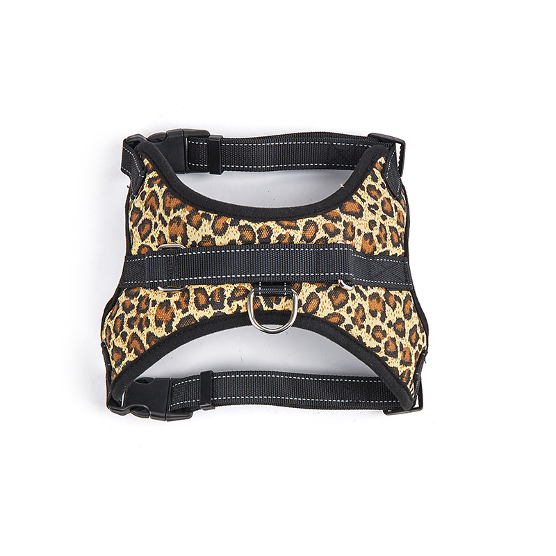 표범 무늬 안장 스타일의 가슴과 등