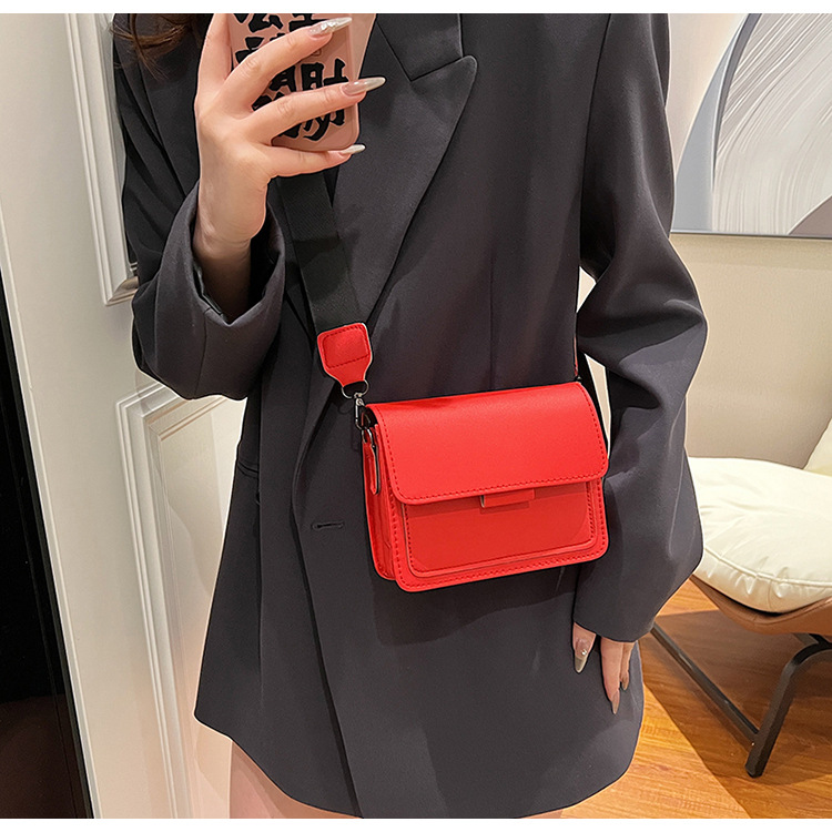 198g Weight Synthetic Leather Lining Material Sewing Thread Fashion Element Flip Cover Closure Type Single Shoulder Strap Strap Type Square Bag Bags Type Casual Occasion Pu Leather Material Solid Color Pattern All Seasons Season Women's Gender Classic Style Style Square Shape Women's Pu Leather Solid Color Classic Style Sewing Thread Square Flip Cover Square Bag 18