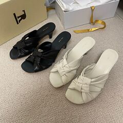 オリジナルの単一チャネル商品です！広東省産シープスキンスクエアトゥプリーツツイストハイヒールスリッパカジュアルビーチサンダル