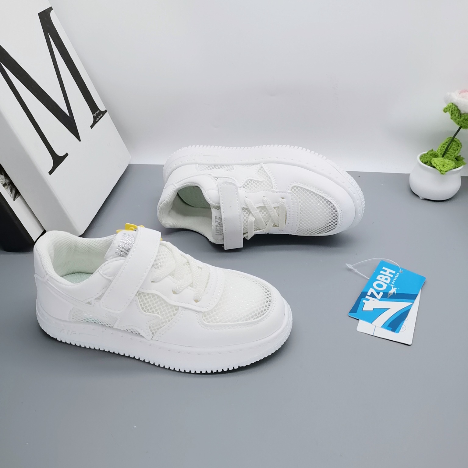 Los nuevos zapatos blancos de red única para niños 6 - 15 años de edad, zapatos deportivos para niños grandes, zapatos de skate para niños grandes