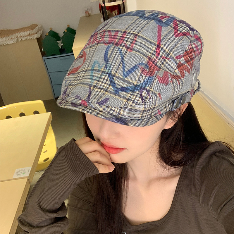 Retro cuadrilátero graffiti lindo sombrero de verano 2024 nuevo nicho dulce y cool cara pequeña boina hombre